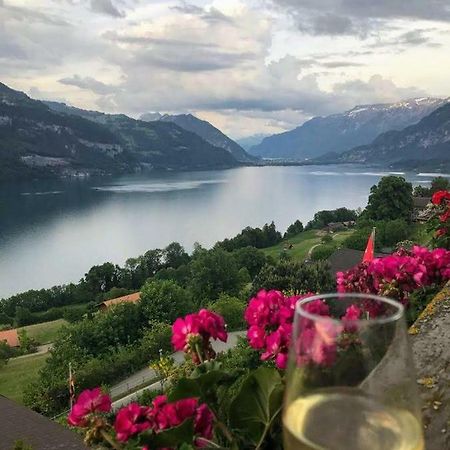 Traumhaftes Chalet mit Seesicht Krattigen Exterior foto