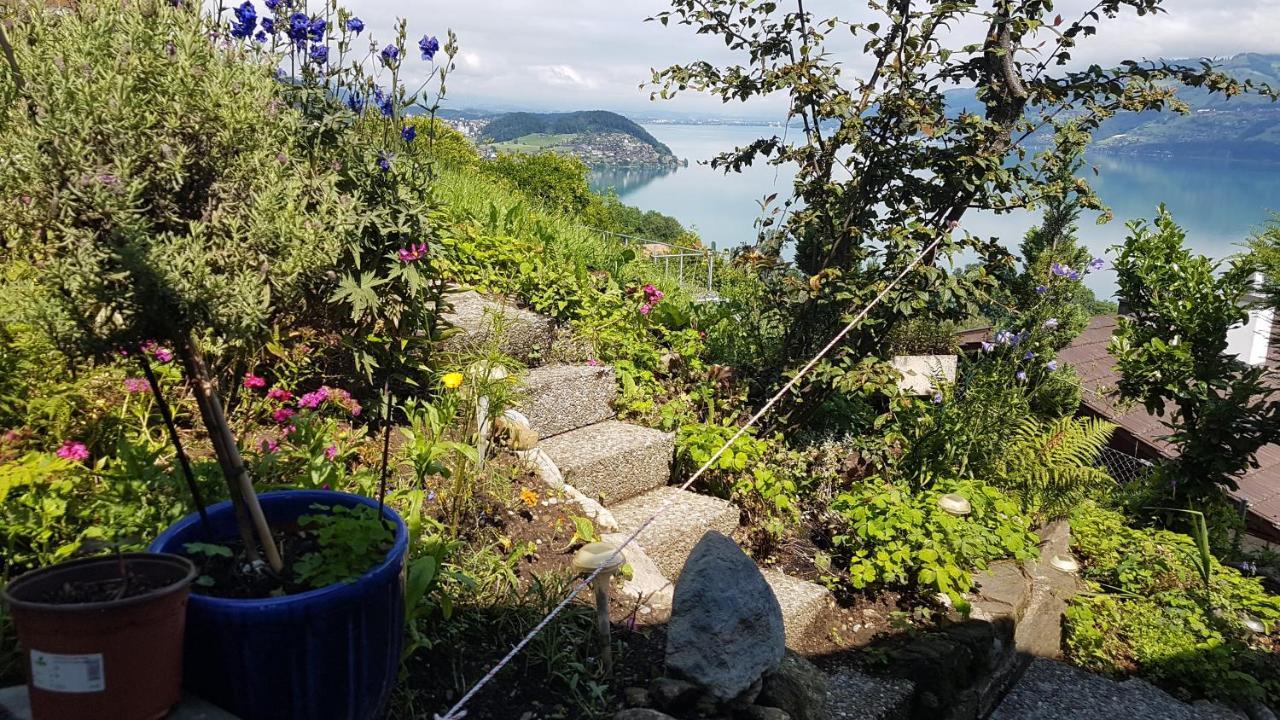 Traumhaftes Chalet mit Seesicht Krattigen Exterior foto