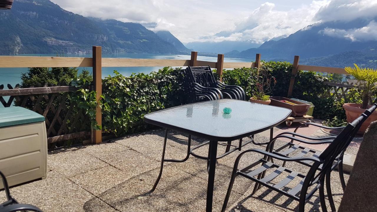 Traumhaftes Chalet mit Seesicht Krattigen Exterior foto