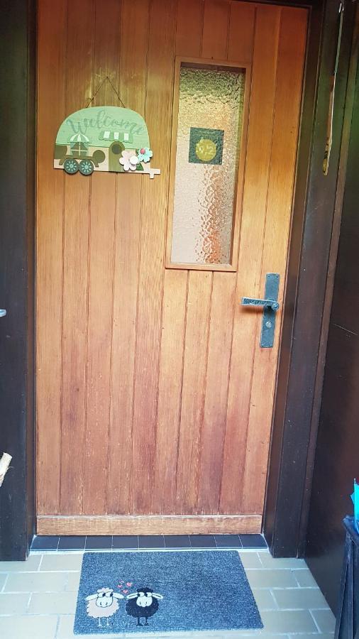 Traumhaftes Chalet mit Seesicht Krattigen Exterior foto