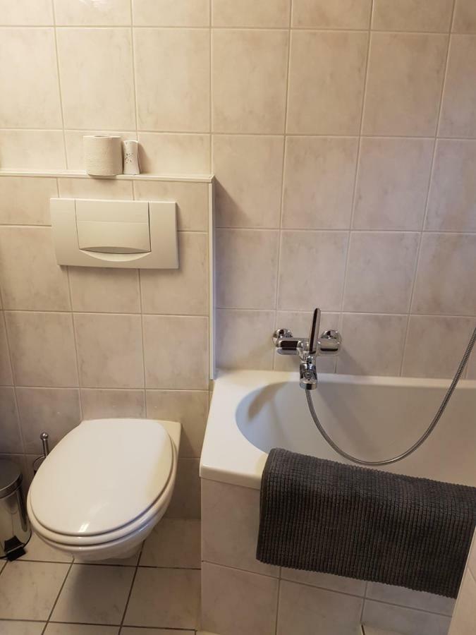 Traumhaftes Chalet mit Seesicht Krattigen Exterior foto