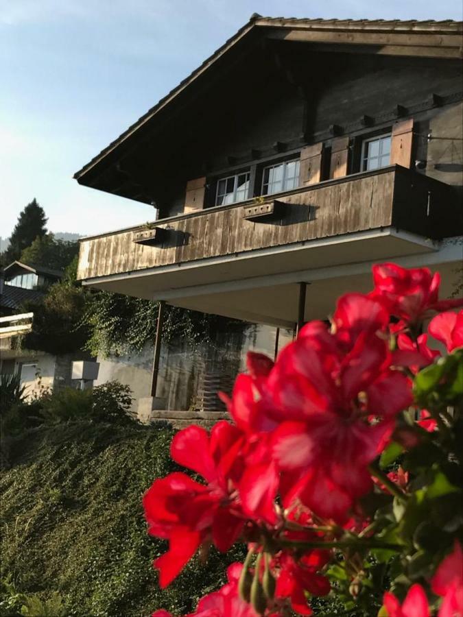 Traumhaftes Chalet mit Seesicht Krattigen Exterior foto